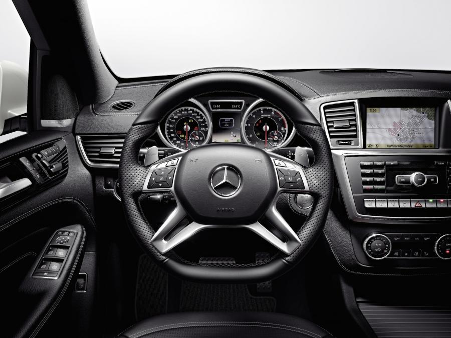  Mercedes-Benz ML63 AMG 2012 года  (фото 56 из 70)